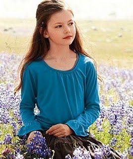 mackenzie_foy71210805.jpg mackenzie_foy71210805.jpg